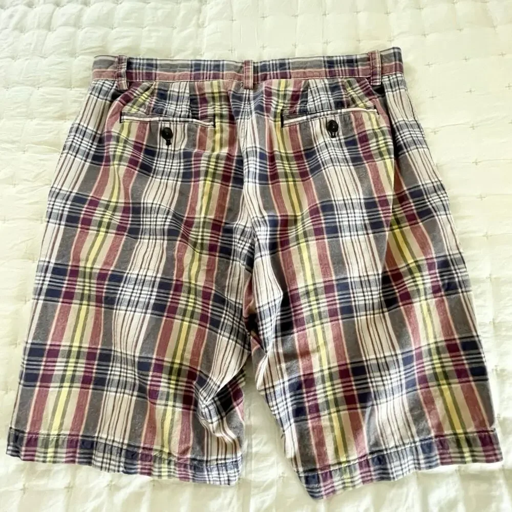 Banana Republic details brand